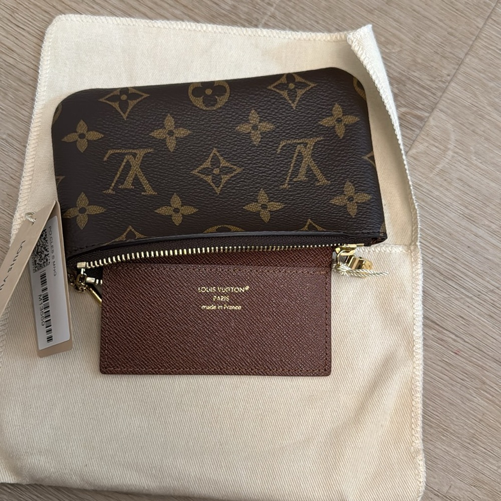 Louis Vuitton Brown Monogram key pouch S - Picture 7 of 9